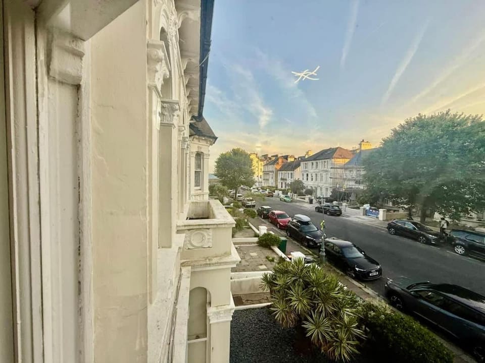 Hove Coastal Retreat Apartment in Hove