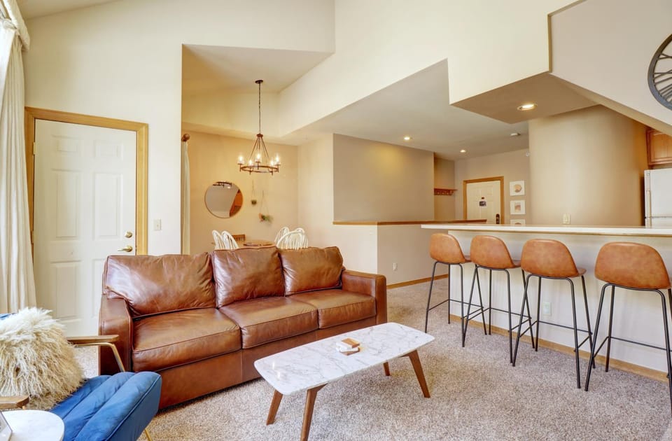 4 Bedrooms Apartment in Summit County