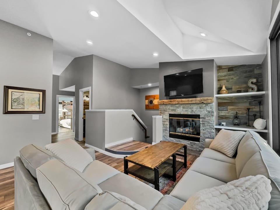 2 Bedrooms Apartment in Summit County