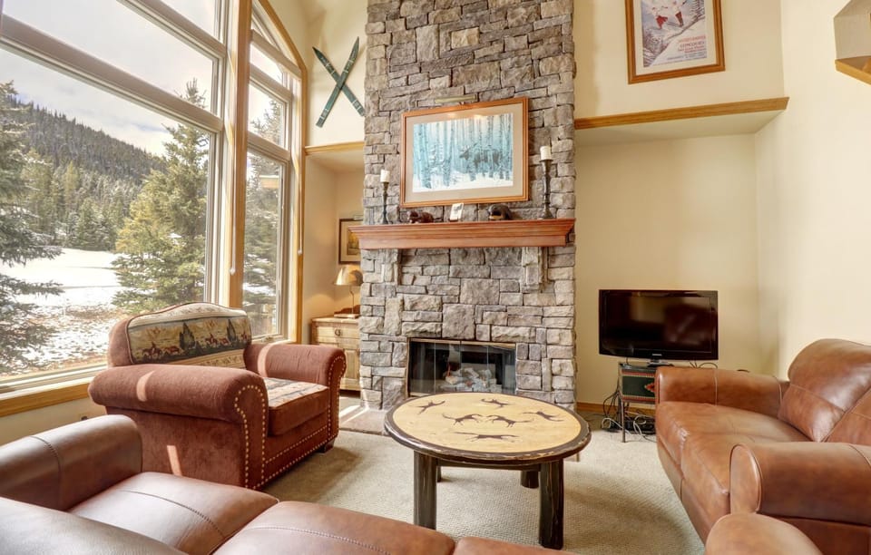 4 Bedrooms Apartment in Summit County