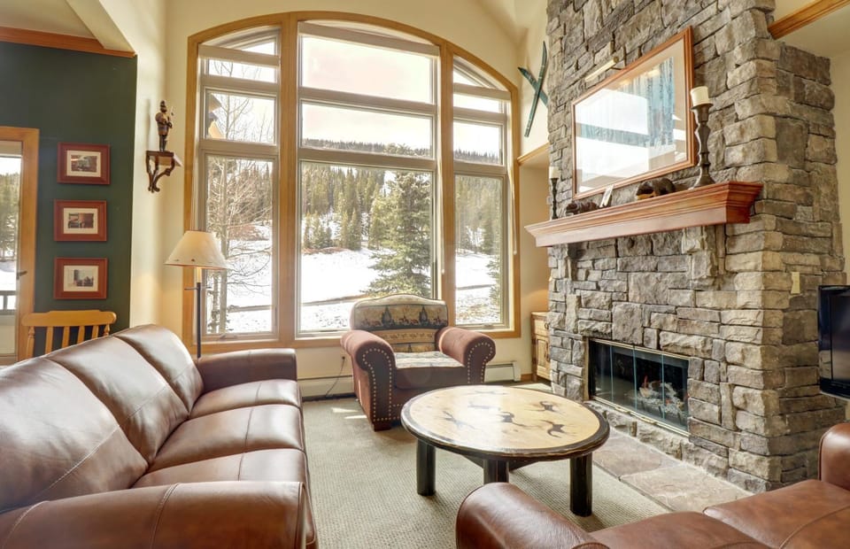 4 Bedrooms Apartment in Summit County
