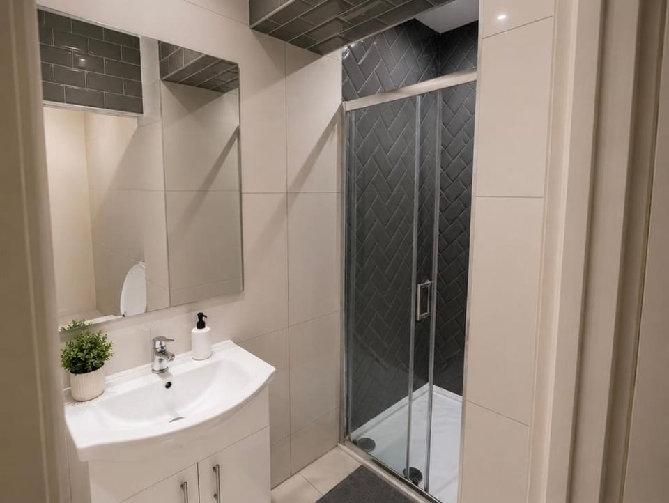 Modern Home - 15 Mins to City centre Vacation rental in Dublin