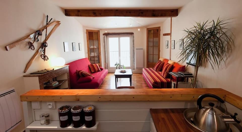 Historic Centre Studio, St-André & Bastille view! Apartment in Grenoble