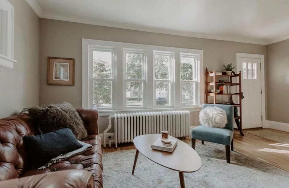 La Rue House by LuxeSleeps Charming 1920s Duplex Near Grand Ave 2 Bedrooms 1 Bath House in Saint Paul