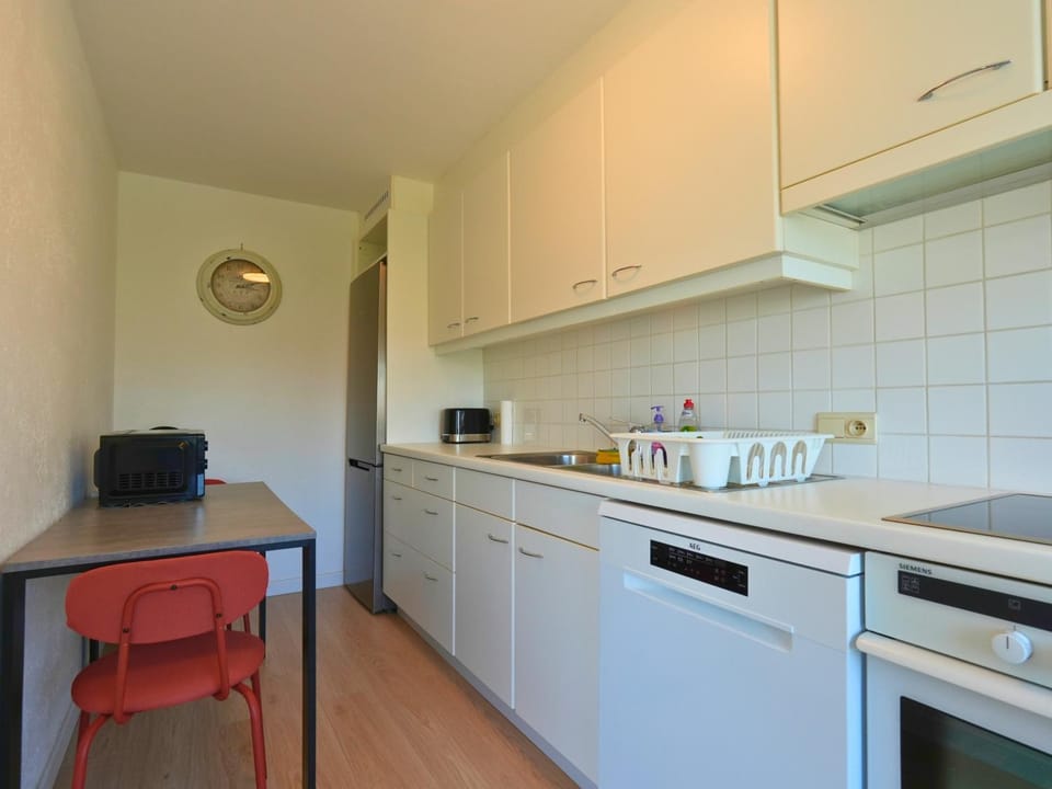 Kitchen or kitchenette, Dining area, dishwasher, oven, stove, toaster