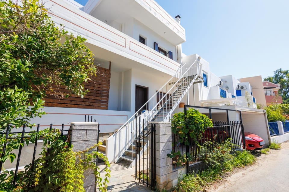Property building, Day, Street view