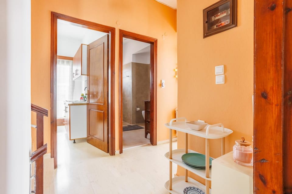 Kitchen or kitchenette, Bedroom