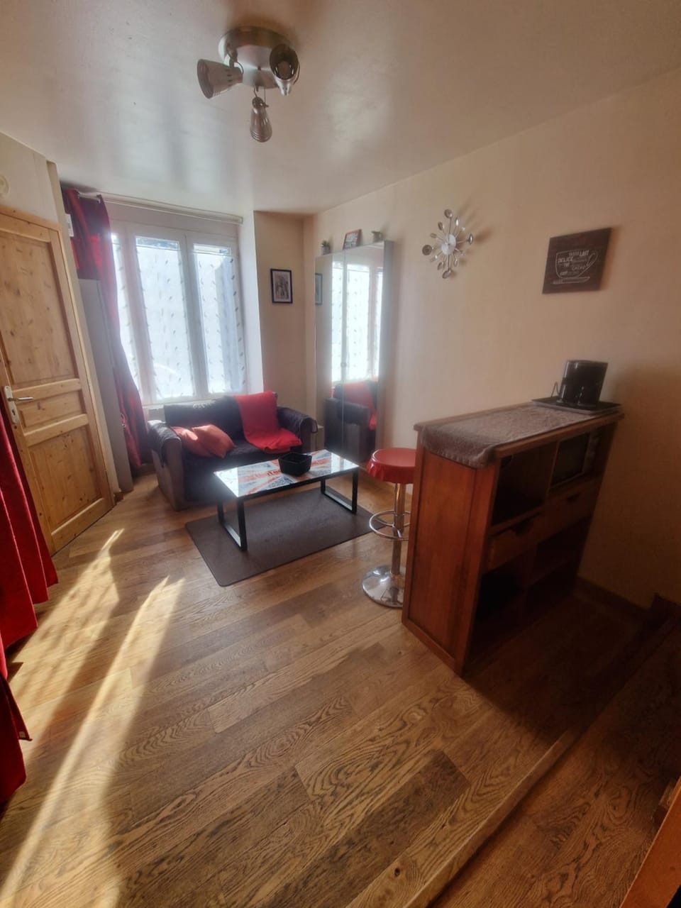 Living room, Seating area