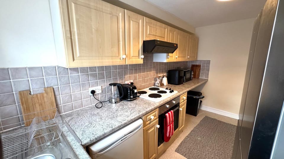 Coffee/tea facilities, Kitchen or kitchenette, dishwasher, oven, toaster