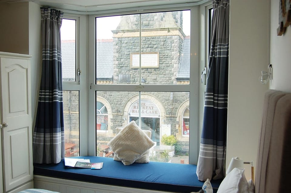 Saint Cadfans Lodge Bed and Breakfast in Wales