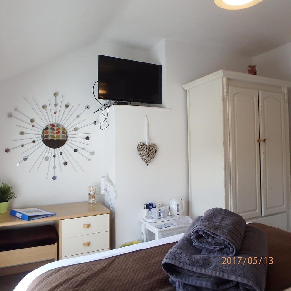 Saint Cadfans Lodge Bed and Breakfast in Wales