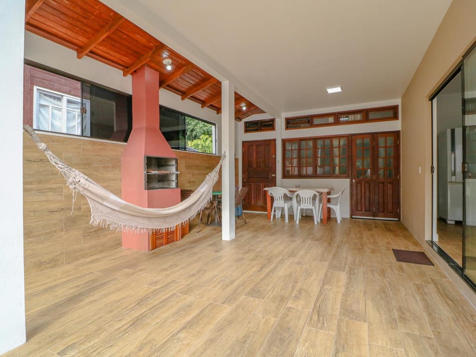 Patio, BBQ facilities, Seating area, Dining area