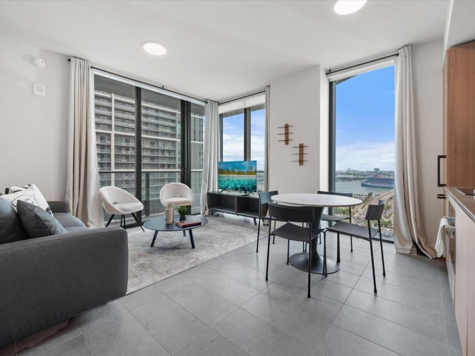 First 2512 Signature Cityview 2BR Miami Apartment in Miami