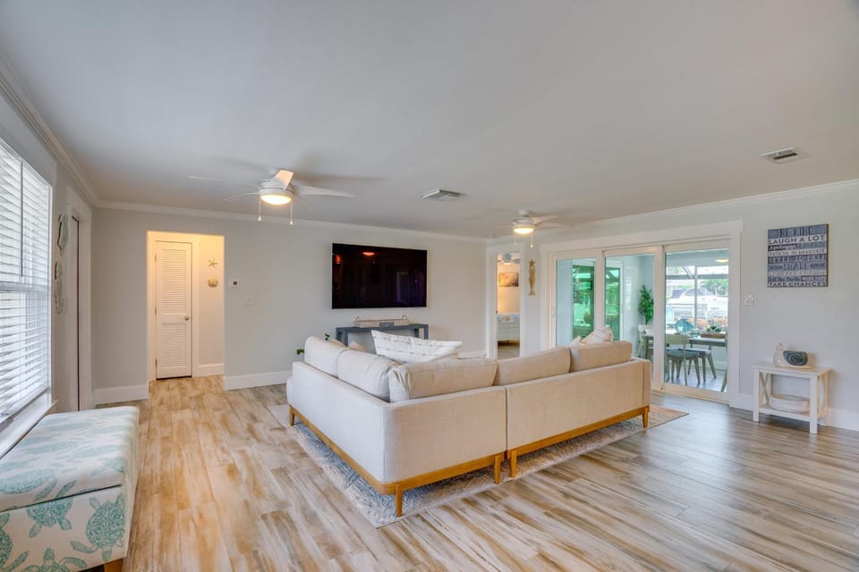Canal-Front Home w/ Dock & Sunroom in Punta Gorda! House in Punta Gorda