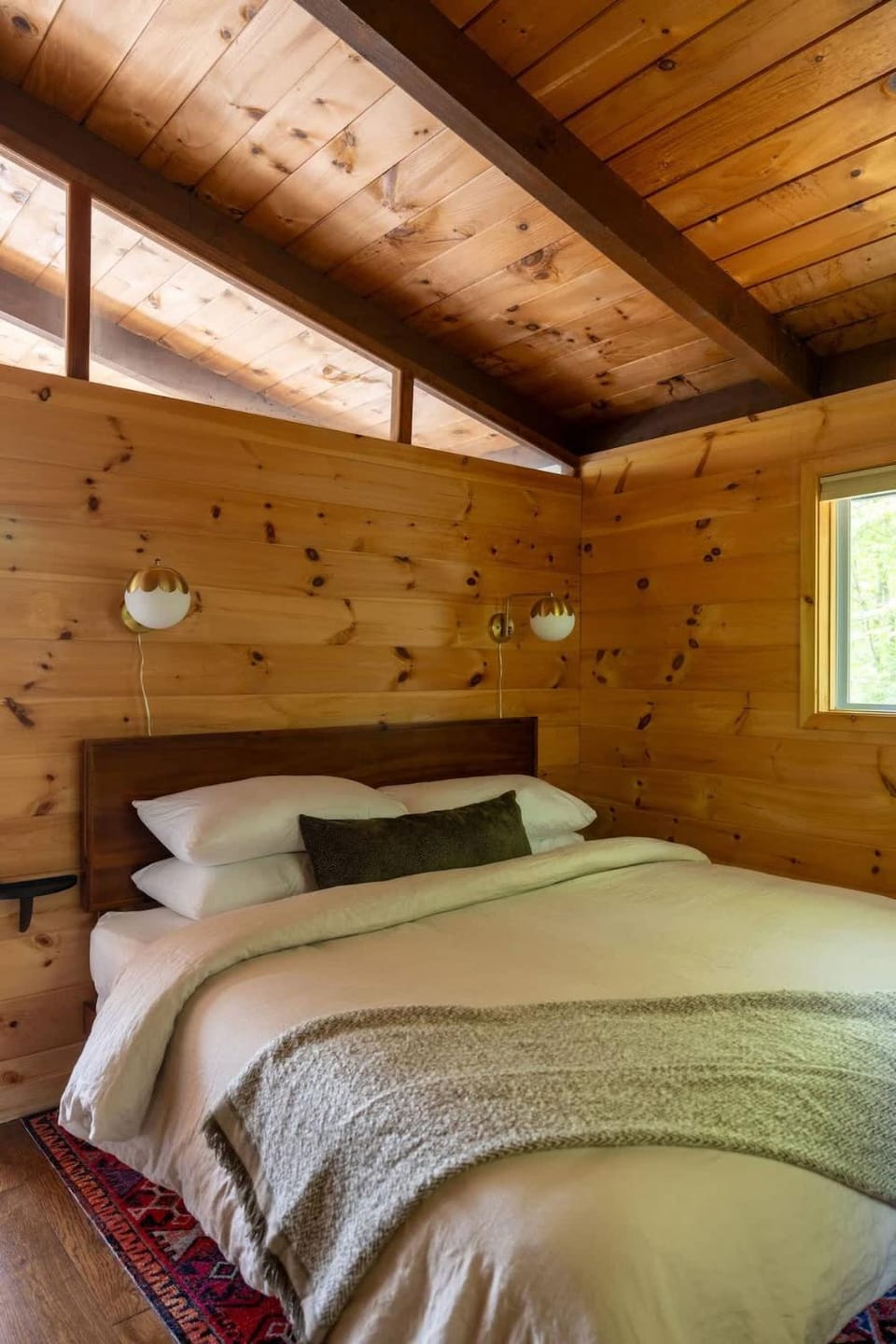 The Aster Chalet - a modern family retreat House in South Londonderry