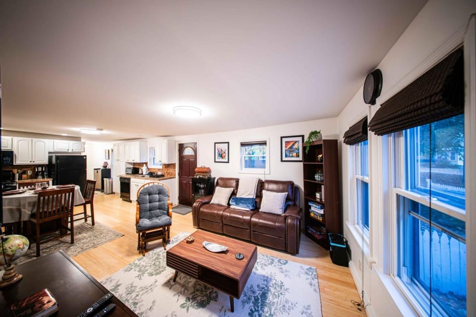 Affordable Stay Near SPAC and Saratoga Track House in Saratoga Springs
