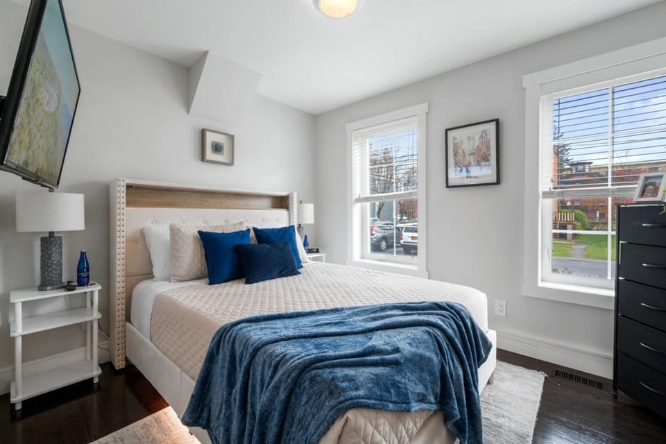 Upscale Apt in the Heart of Downtown Games and TVs Apartment in Saratoga Springs
