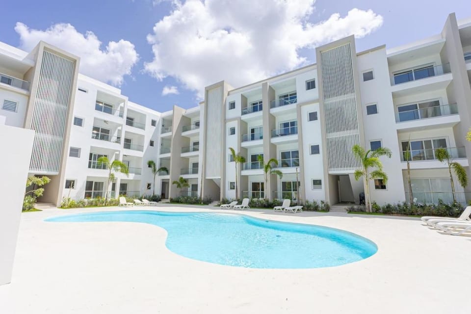 Beach Escape with Pool and Walk to the Beach Apartment in Dominicus