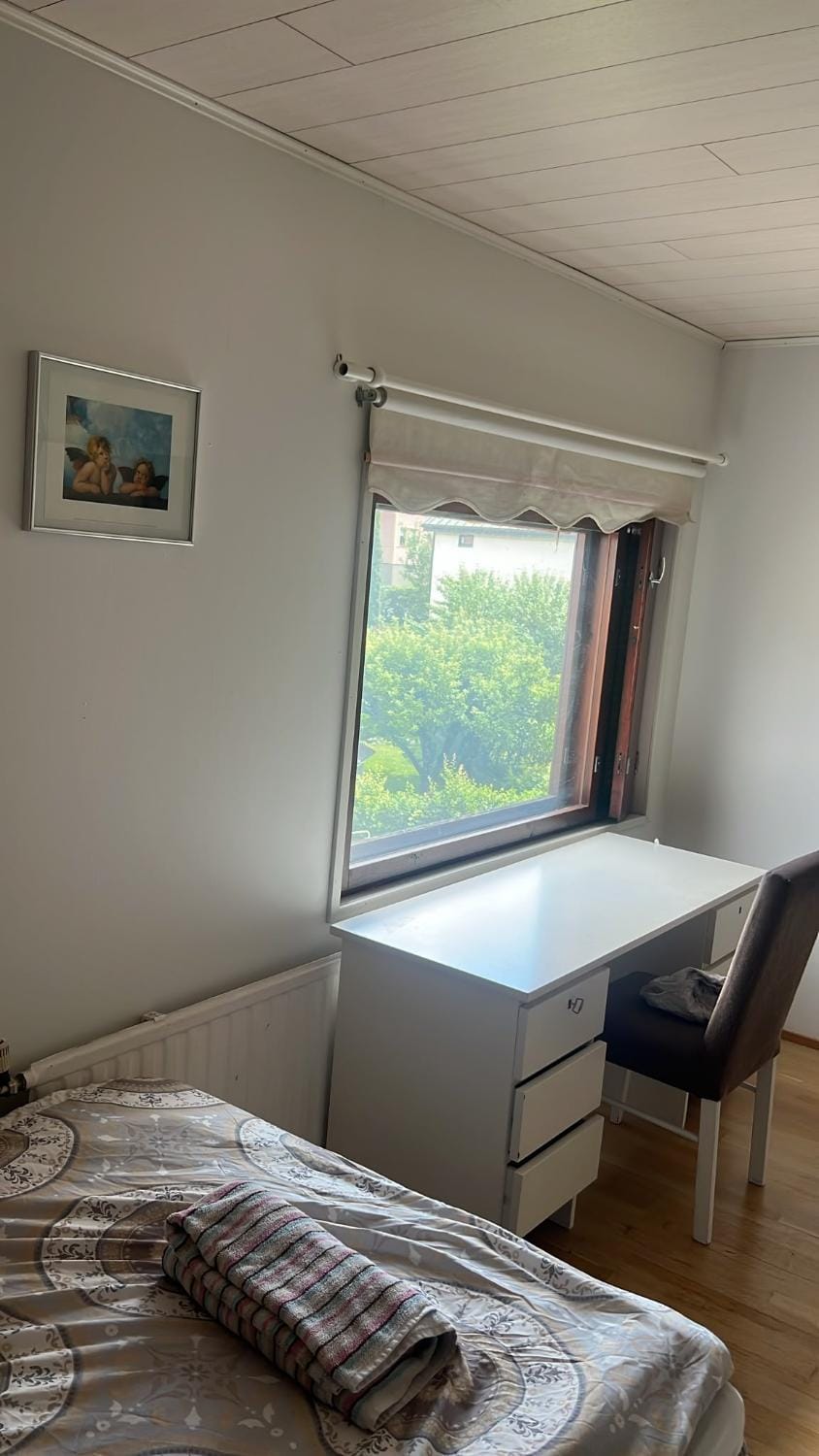Guest room 1,4 km from Kupittaa Railway station Vacation rental in Turku