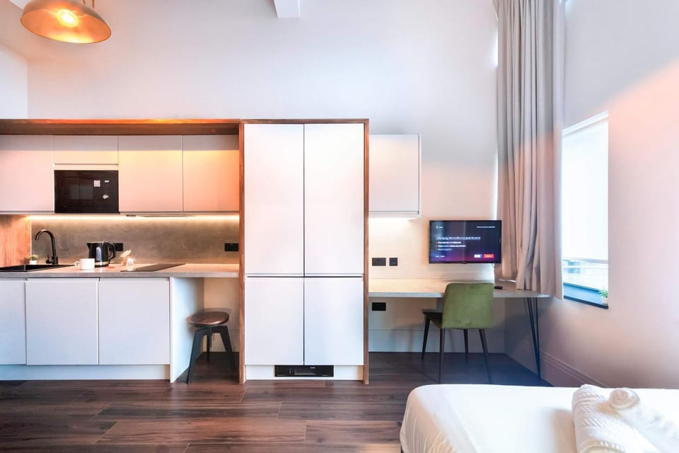 2 Adjacent Studios in Central Hastings Near Beach Apartment in Hastings