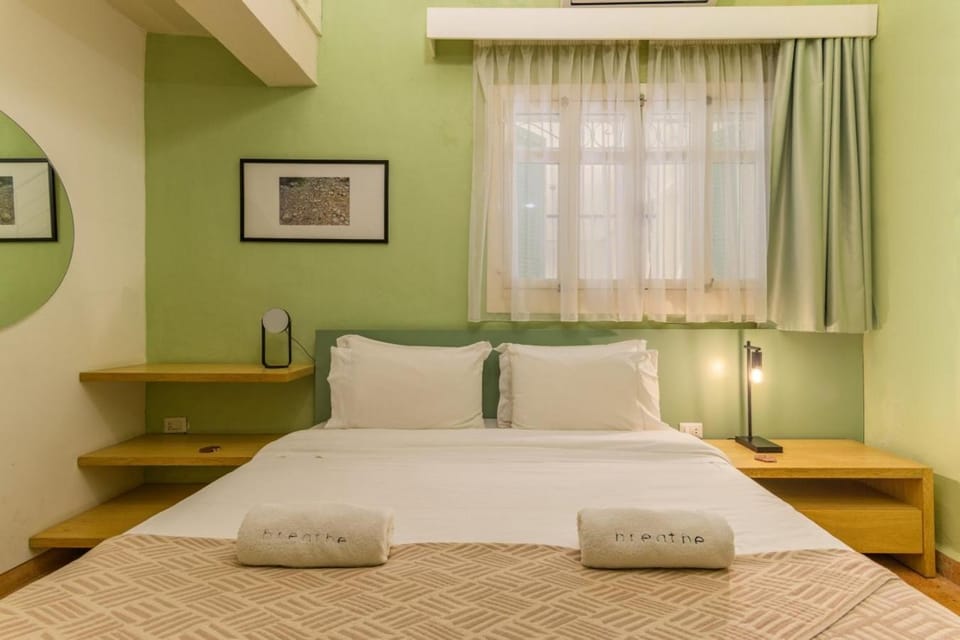 Breathe in Batroun Souks - Duplex Room House in Africa