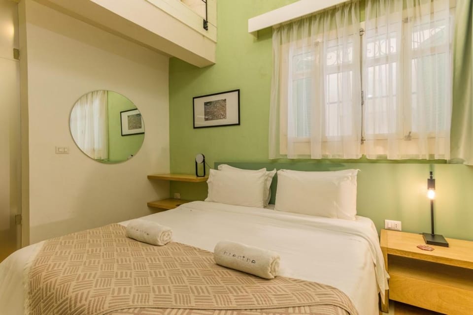 Breathe in Batroun Souks - Duplex Room House in Africa