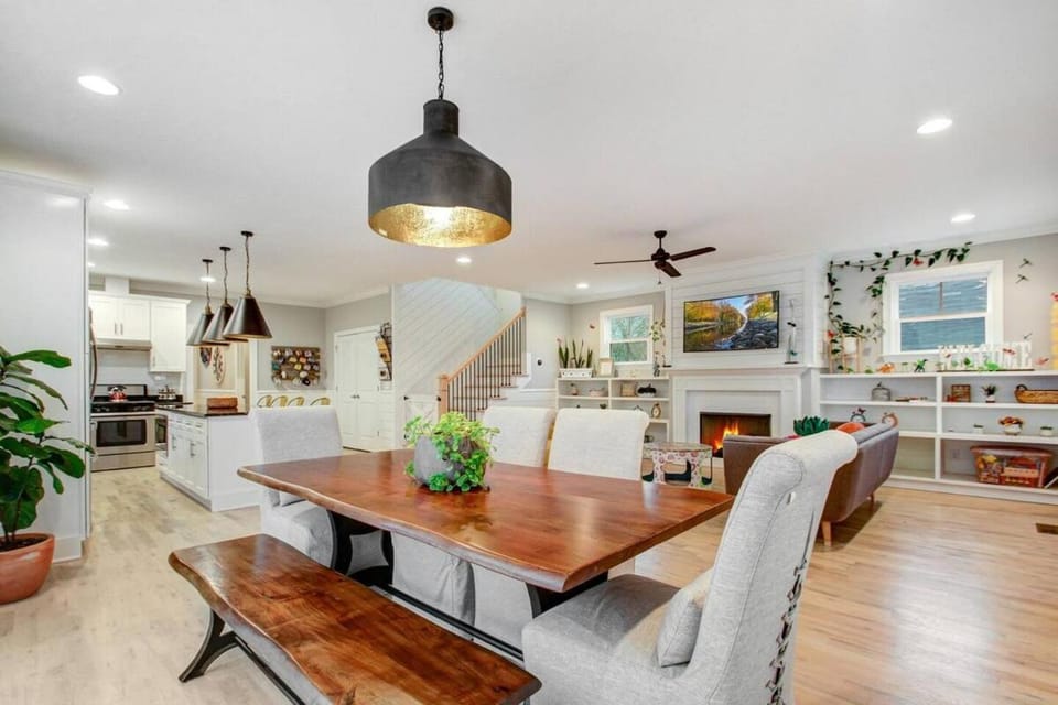 Chatt Luxury House with 2 Master Suites that Sleeps 8 Villa in Chattanooga