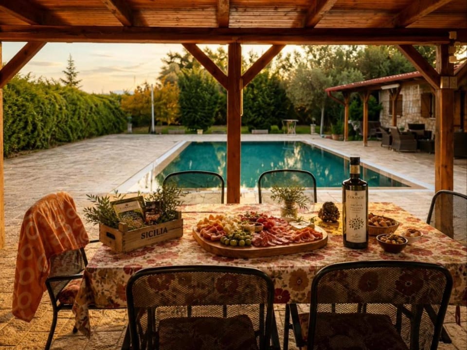 Garden, Food and drinks, Food, Garden view, Pool view, Swimming pool