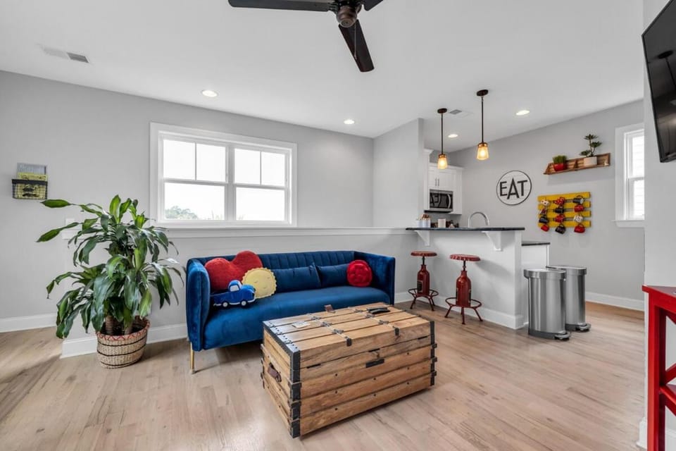 Saint Elmo Chatt with King Bed that Sleeps 3 with a Full Kitchen Villa in Chattanooga