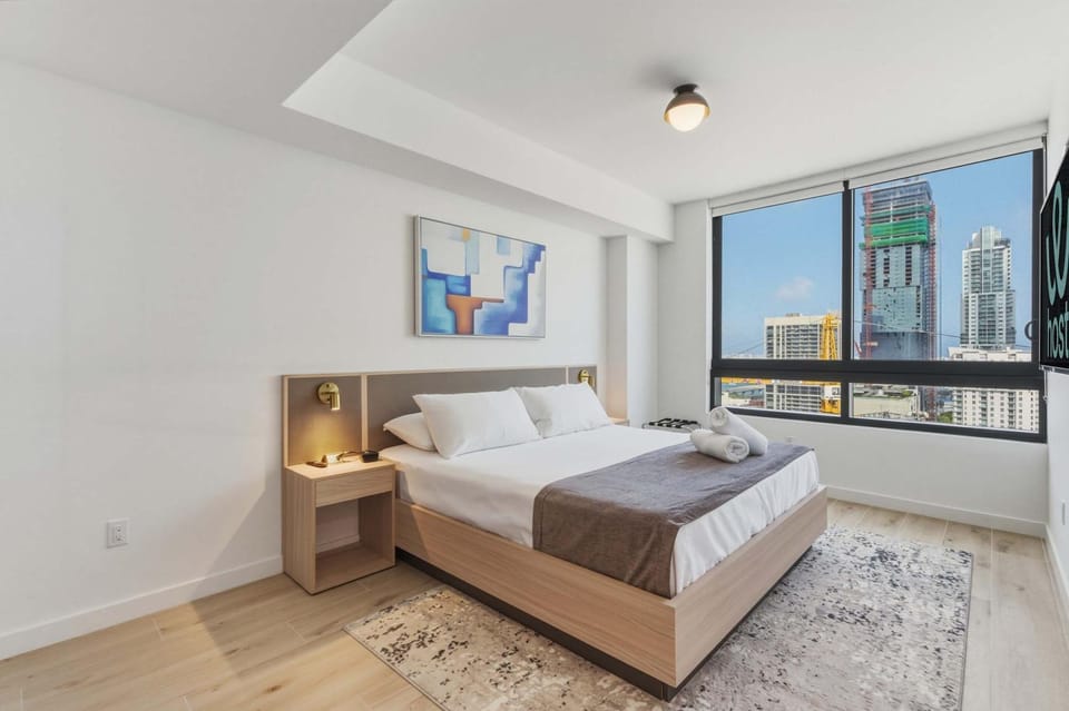 Bed, Photo of the whole room, Bedroom, City view