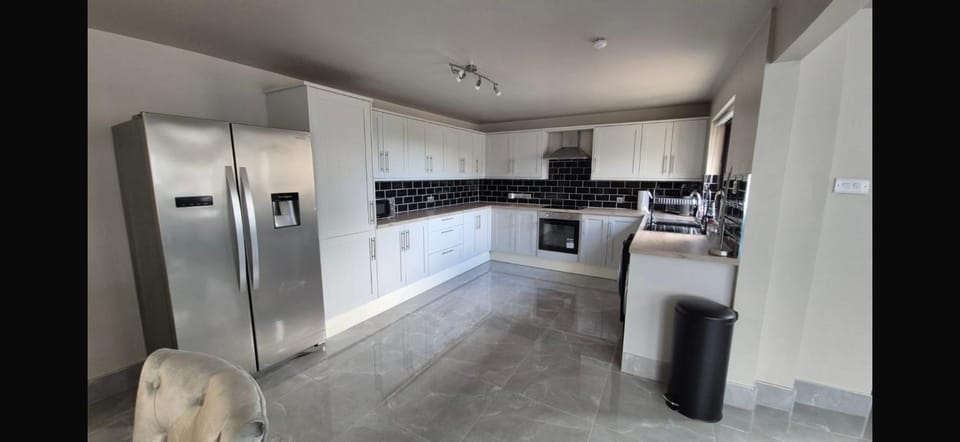 Kitchen or kitchenette, oven, stove