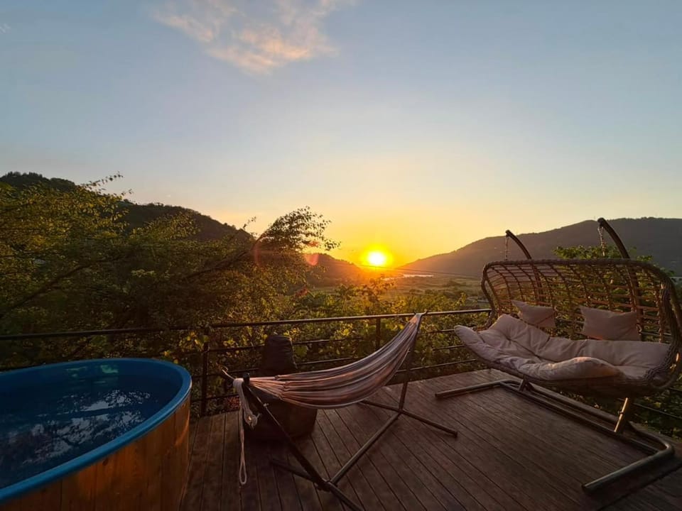 Panorama Cottage Apartment in Batumi