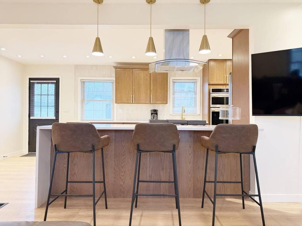 Northside Newly Renovated Stylish 3BR 2BA House in Evansville