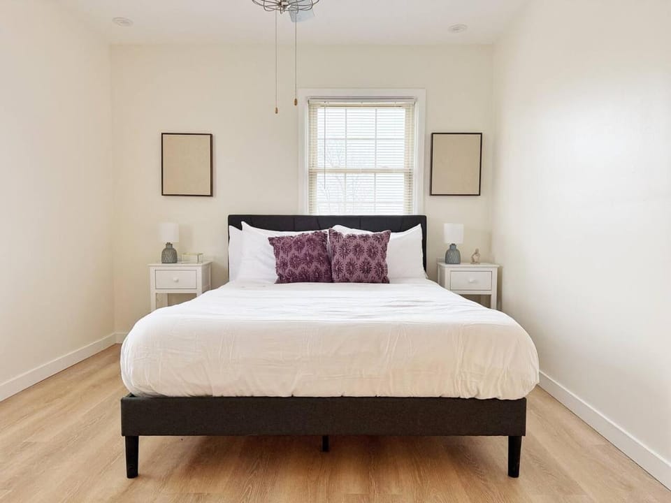 Northside Newly Renovated Stylish 3BR 2BA House in Evansville