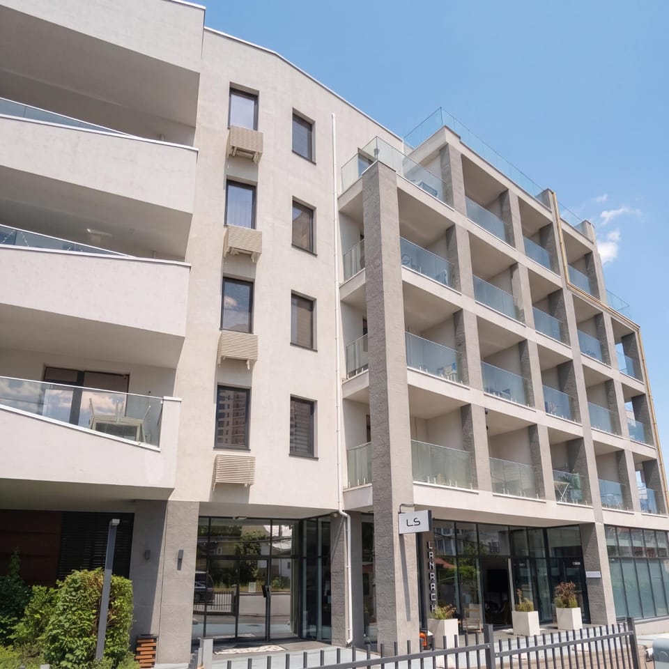 Property building, Day