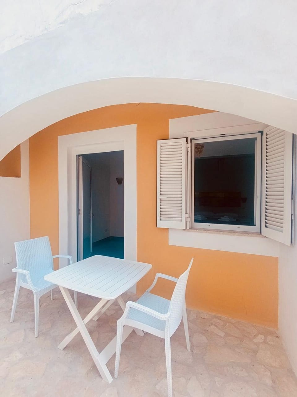Open space, Santa Maria Beach Apartment in Ponza