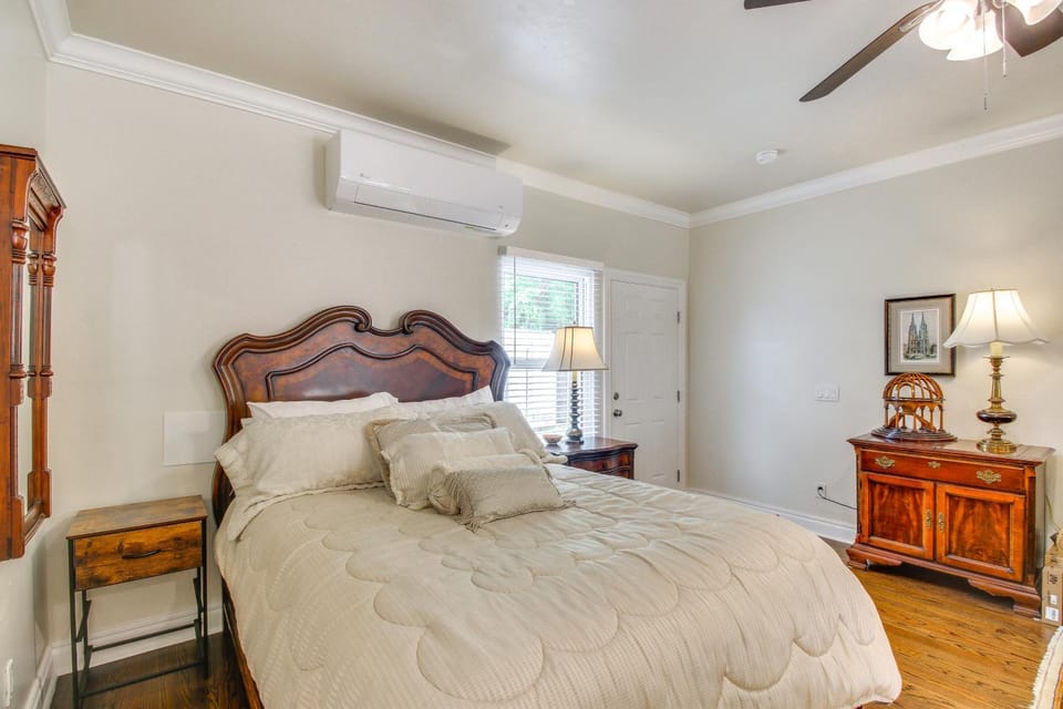 Walk to OU Campus! Centrally Located Gem in Norman House in Norman