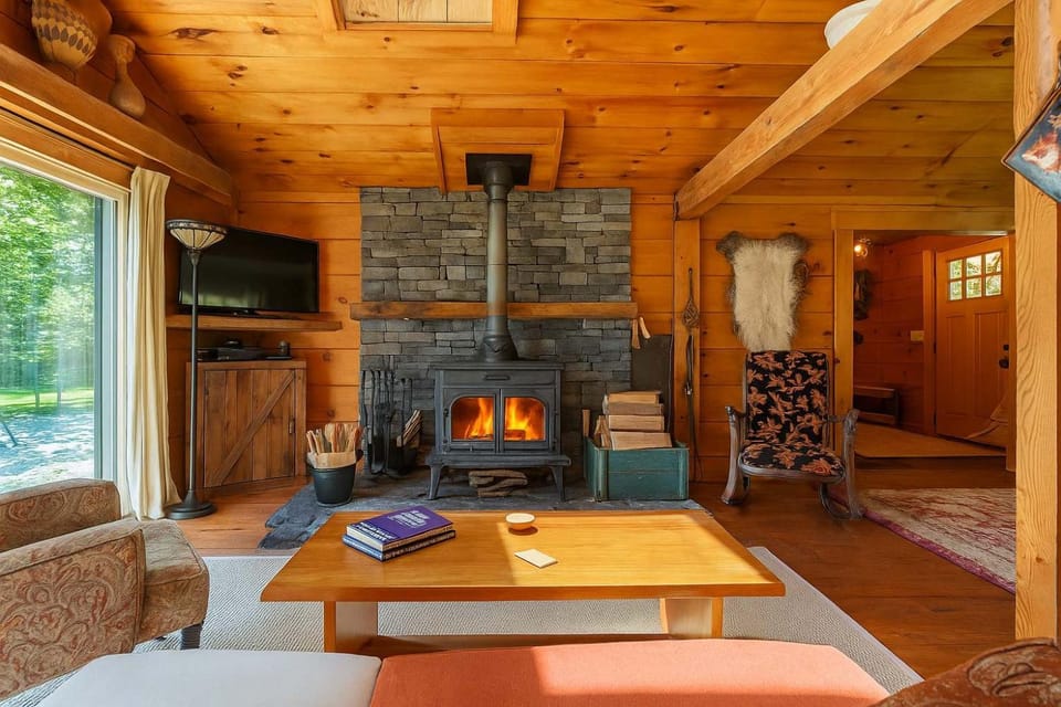 Wildcat Mountain Cabin - Private Views with Hot Tub Cabin in Hudson Valley