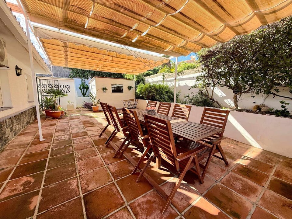 Spacious Family Villa & Studio Pool Walk to Beach Villa in Fuengirola