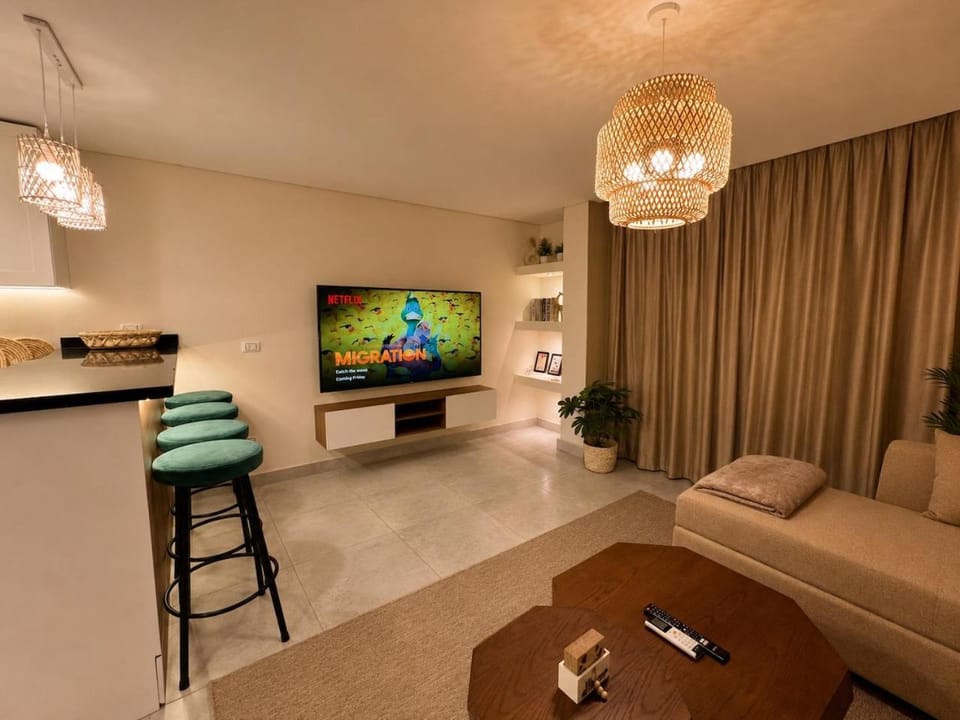 Communal lounge/ TV room, TV and multimedia, Living room