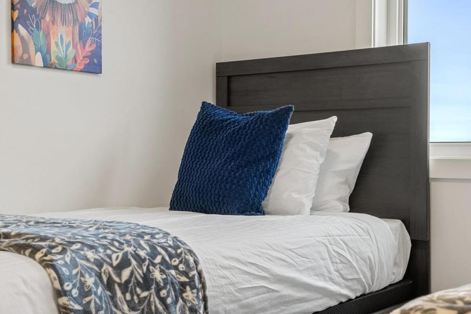 The Aerie 2 Full Suites 2400 sqft Ambleton House in Calgary