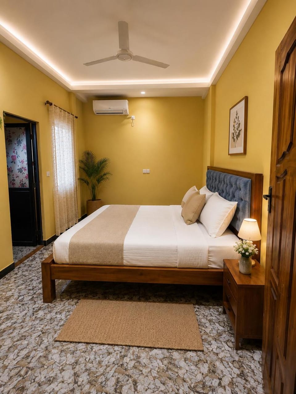 Toilet, Bed, Photo of the whole room, Bedroom, air conditioner