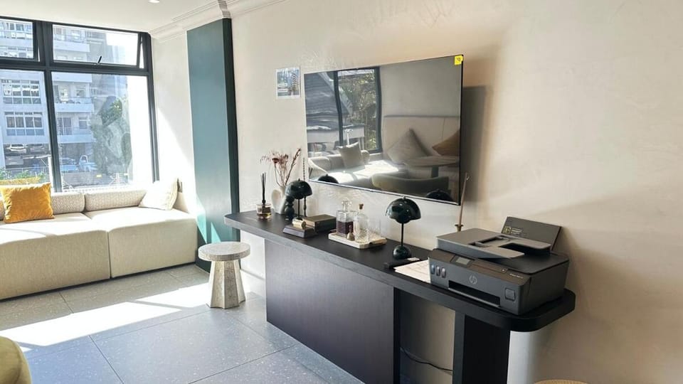 Modern Studio in the Heart of Sea Point -The Sage Apartment in Sea Point