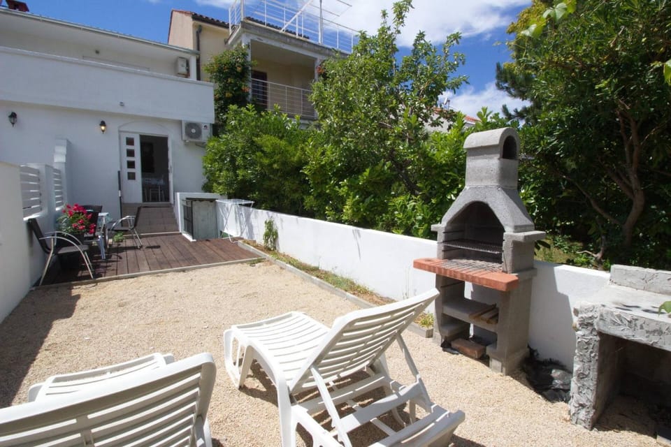BBQ facilities, Garden, Balcony/Terrace