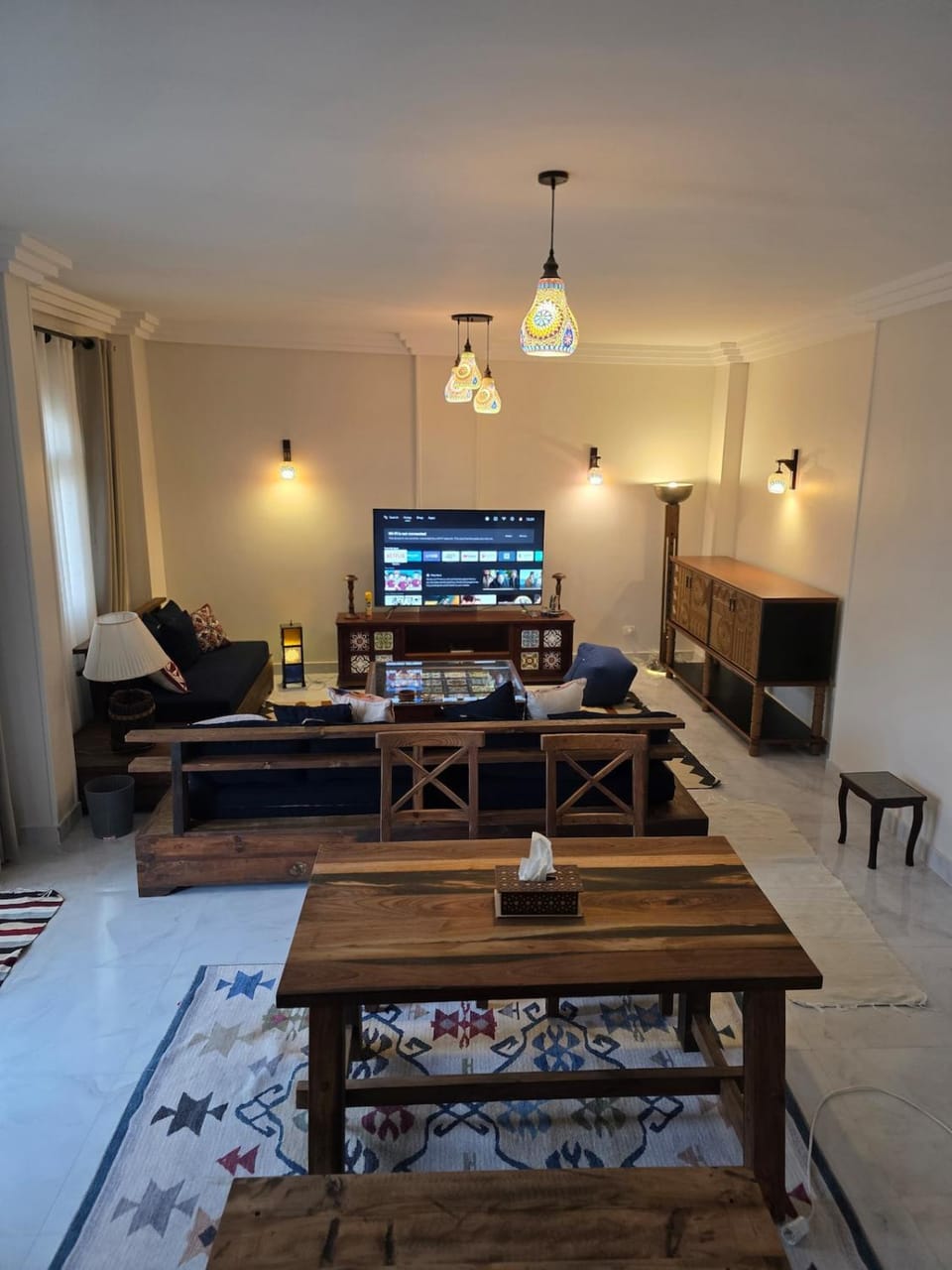 Modern Arabian Room 15m Walk to Mall of Egypt Apartment in Egypt
