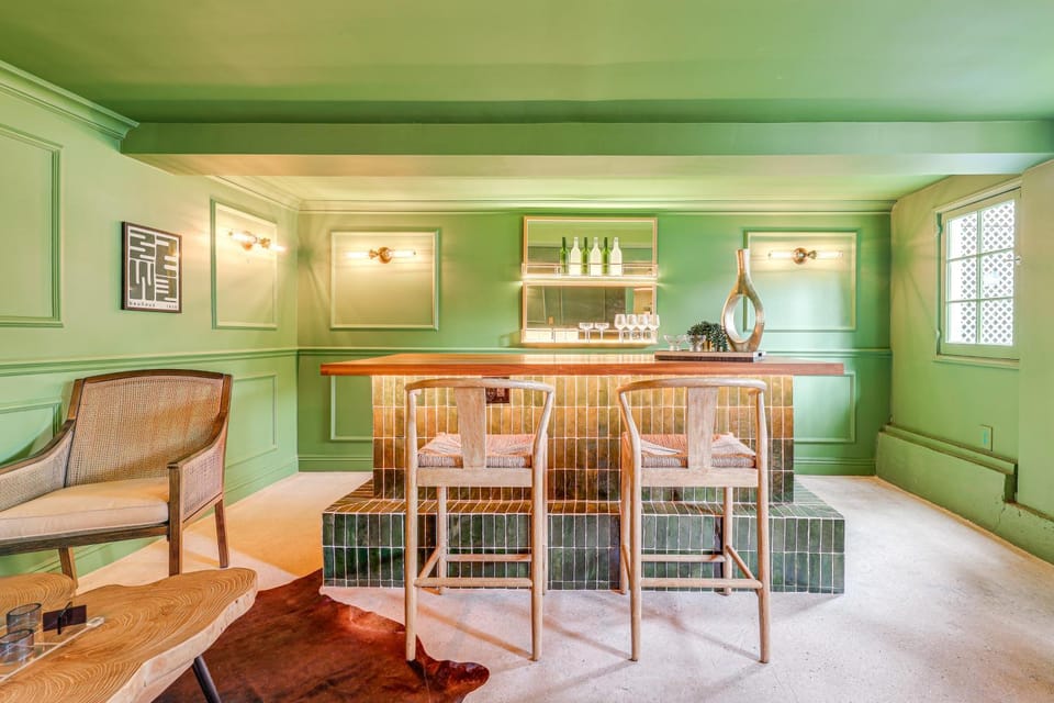 Pool & Speakeasy: Hollywood Hills Hideaway House in Studio City