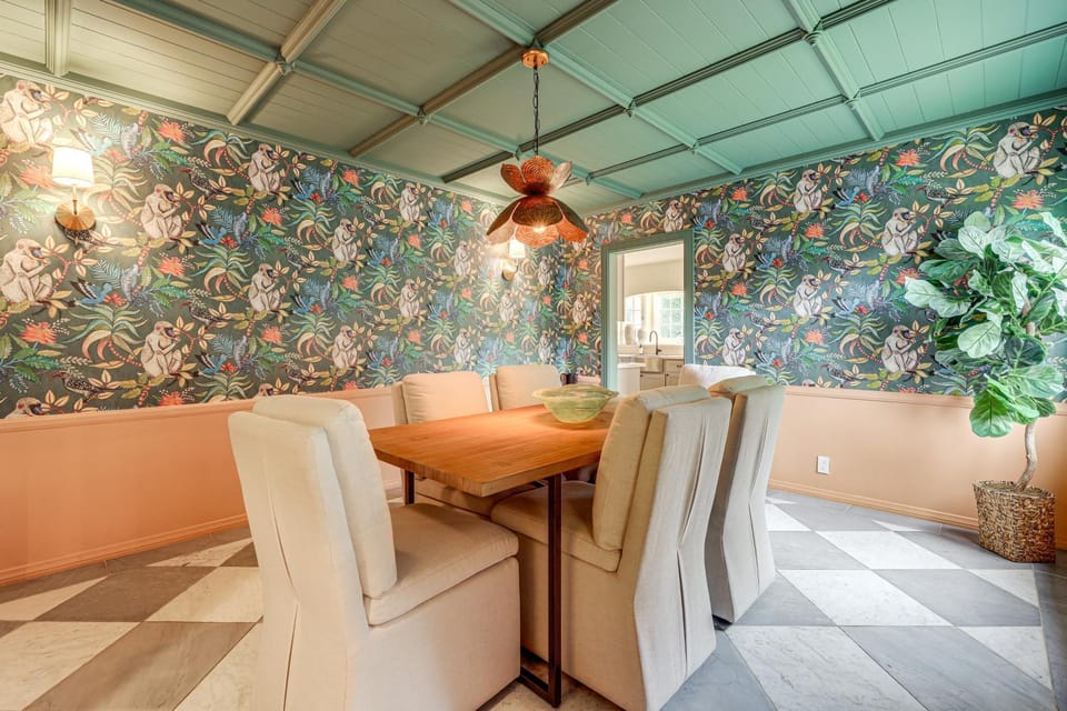 Pool & Speakeasy: Hollywood Hills Hideaway House in Studio City