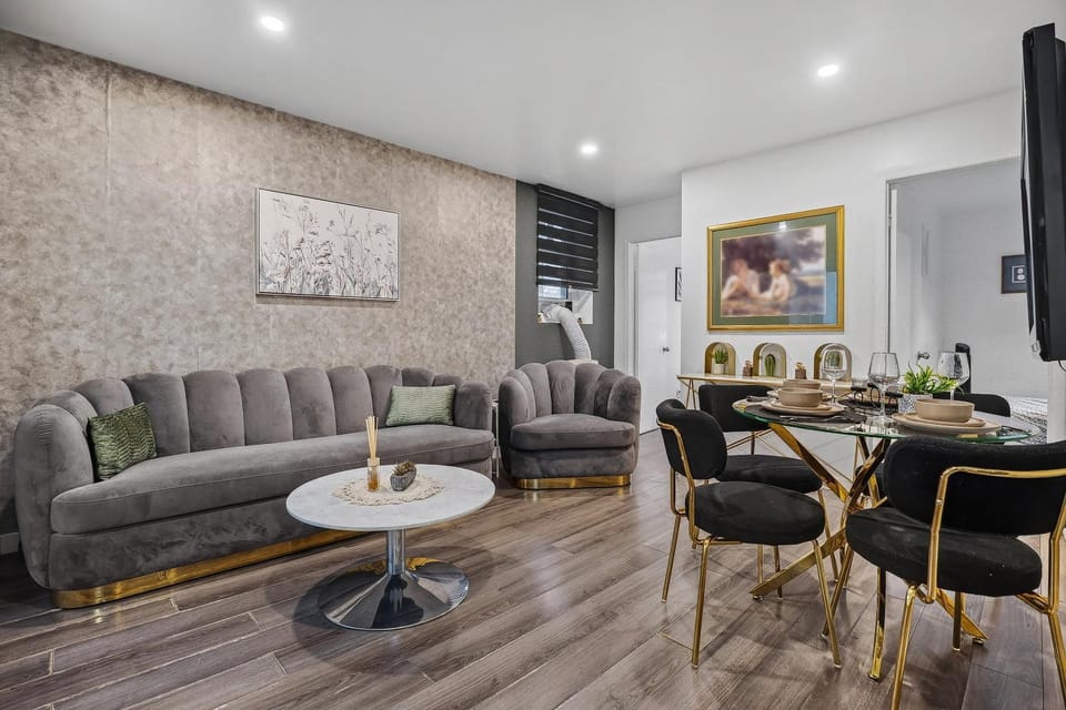 The Golden Grey Residence Apartment in Montreal