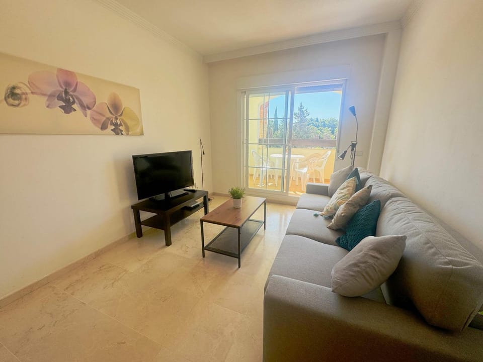 Family Favourite Pool and 2 Car Parking Apartment in Benalmadena