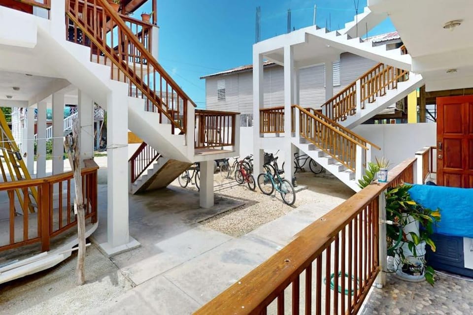 Charming single-level apartment with kitchenette and great location Apartment in Belize District